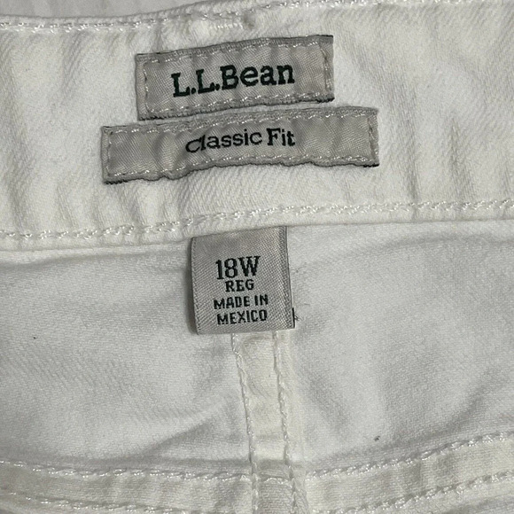 L.L. Bean Classic Fit High Rise Jeans Size 18W - Picture 5 of 8